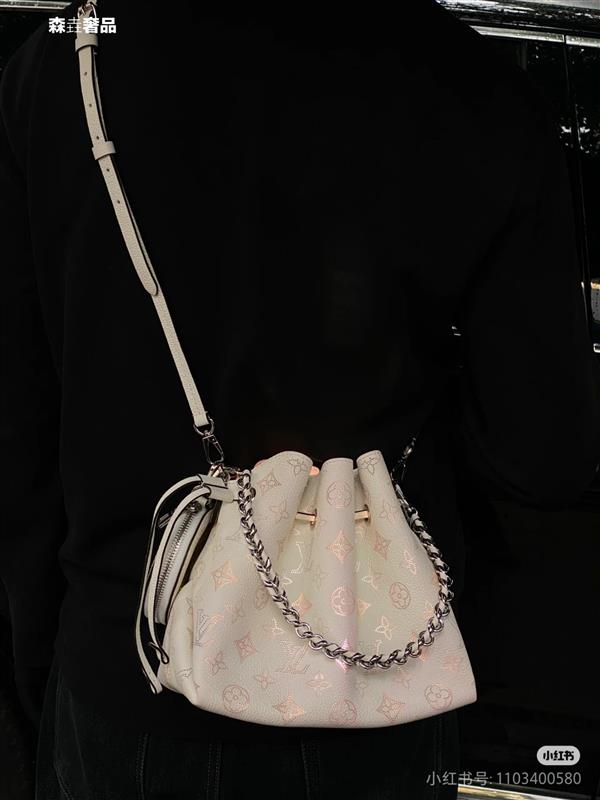 2026124175355652 570